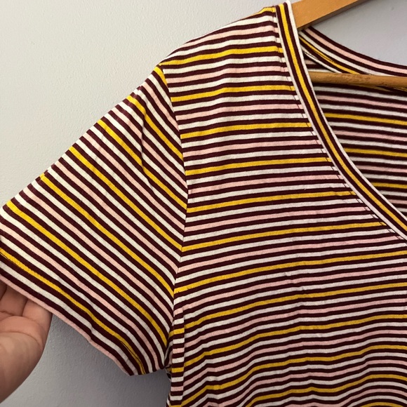 🦋Gap striped top🦋 - Picture 2 of 3